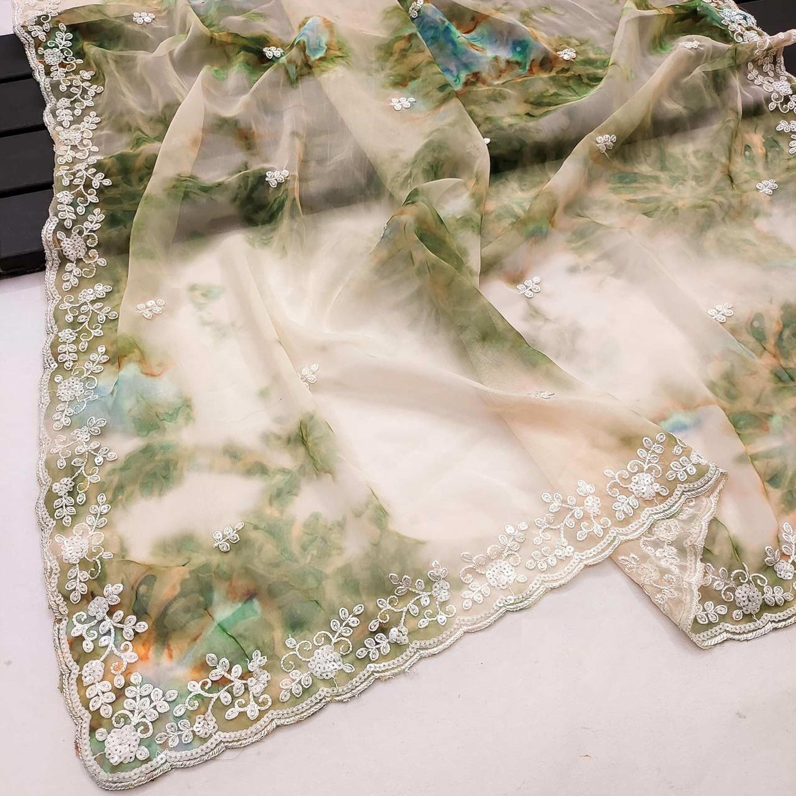 TRENDMALLS Women's Georgette Digital Printed Embroidery Saree with Unstitched Blouse Piece (K1137-Green-) - Image 6